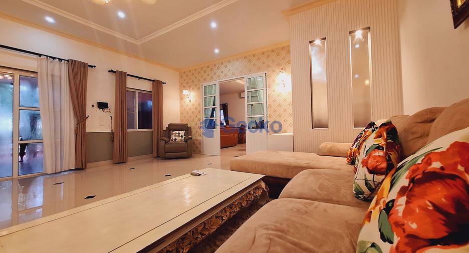 À louer 4 chambres maison à Bang Lamung, Chonburi