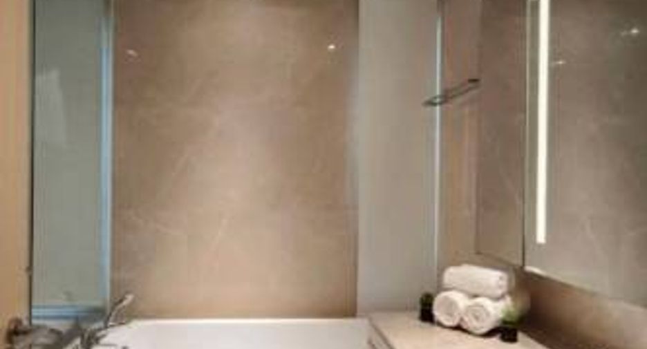 For rent 2 bedrooms condo in Khlong San, Bangkok