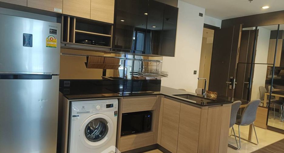 Condo en alquiler de 2 habitaciones en Huai Khwang, Bangkok
