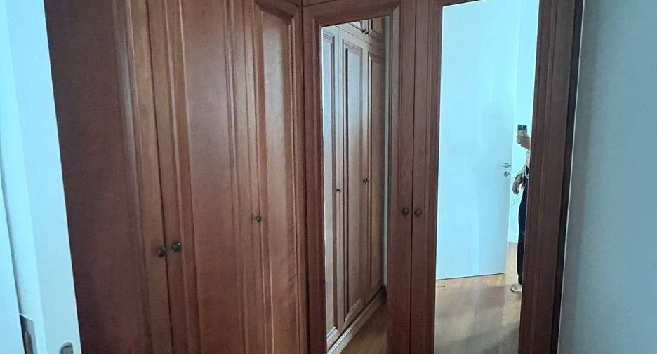 For rent 3 bedrooms condo in Pathum Wan, Bangkok