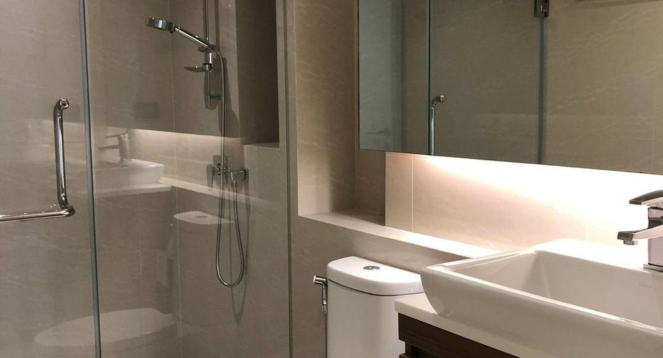 For rent 2 bedrooms condo in Khlong Toei, Bangkok