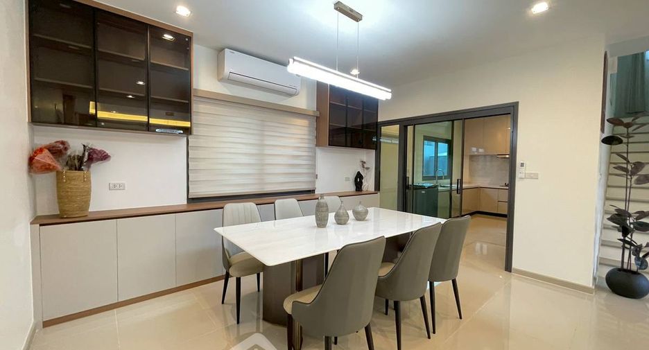 For rent 4 ベッドルーム house in Bang Lamung, Chonburi
