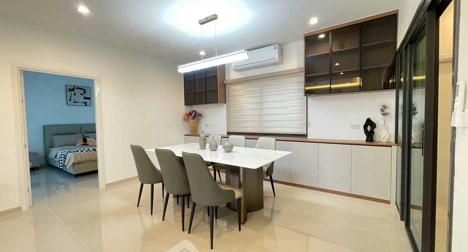 For rent 4 ベッドルーム house in Bang Lamung, Chonburi