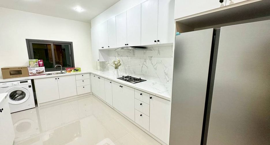 For rent 4 ベッドルーム house in Bang Lamung, Chonburi