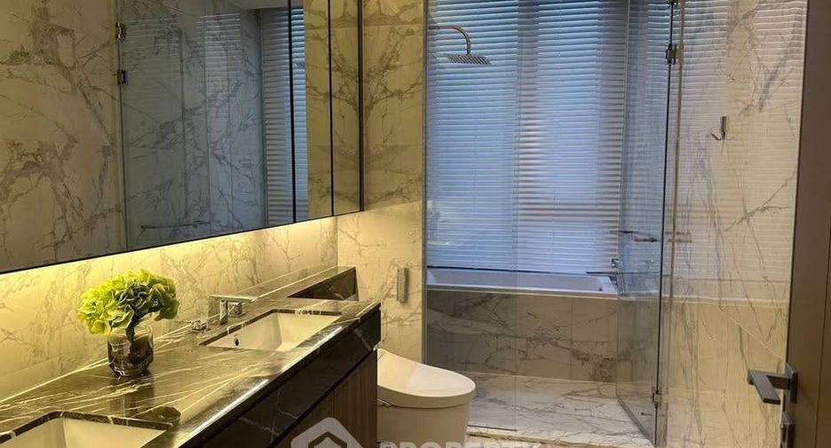 For rent 3 bedrooms condo in Khlong Toei, Bangkok