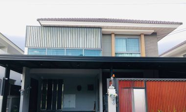 Haus zur Miete mit 4 Zimmer in Lat Krabang, Bangkok