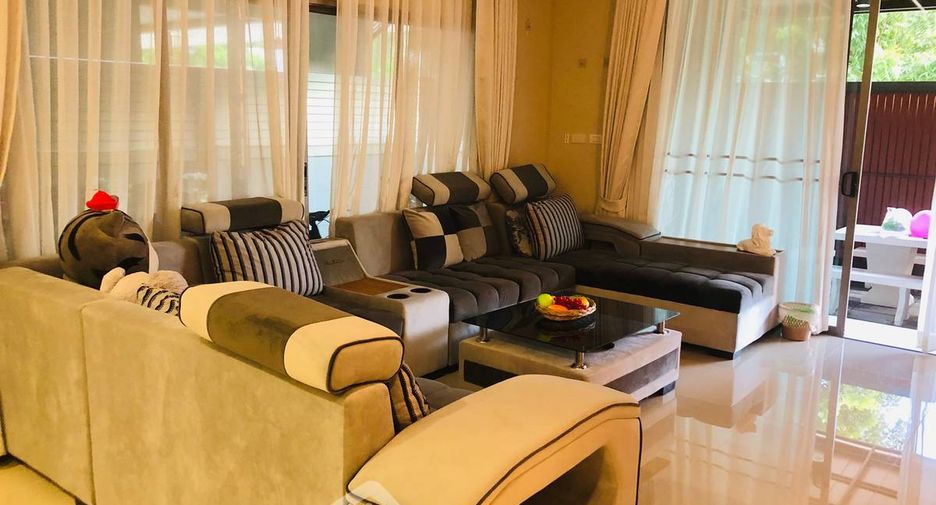 Haus zur Miete mit 4 Zimmer in Lat Krabang, Bangkok
