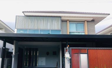 Haus zur Miete mit 4 Zimmer in Lat Krabang, Bangkok