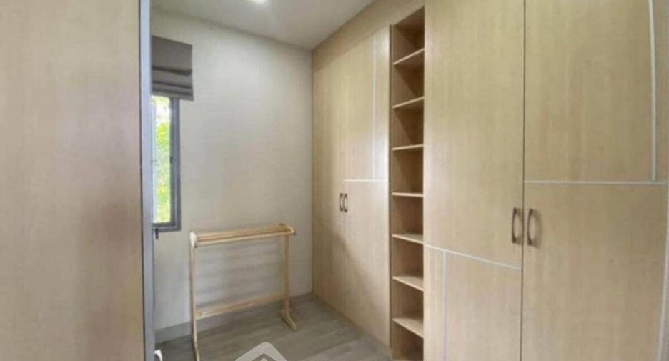 Haus zur Miete mit 4 Zimmer in Lat Krabang, Bangkok