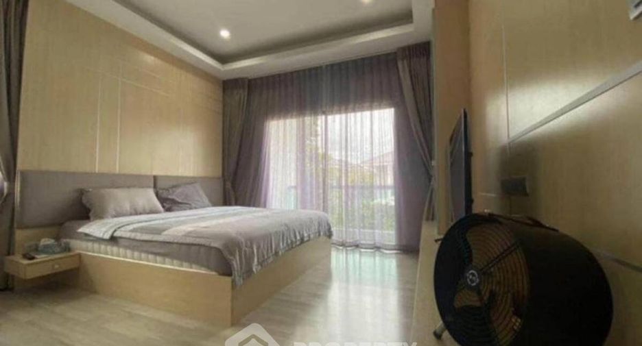 Haus zur Miete mit 4 Zimmer in Lat Krabang, Bangkok