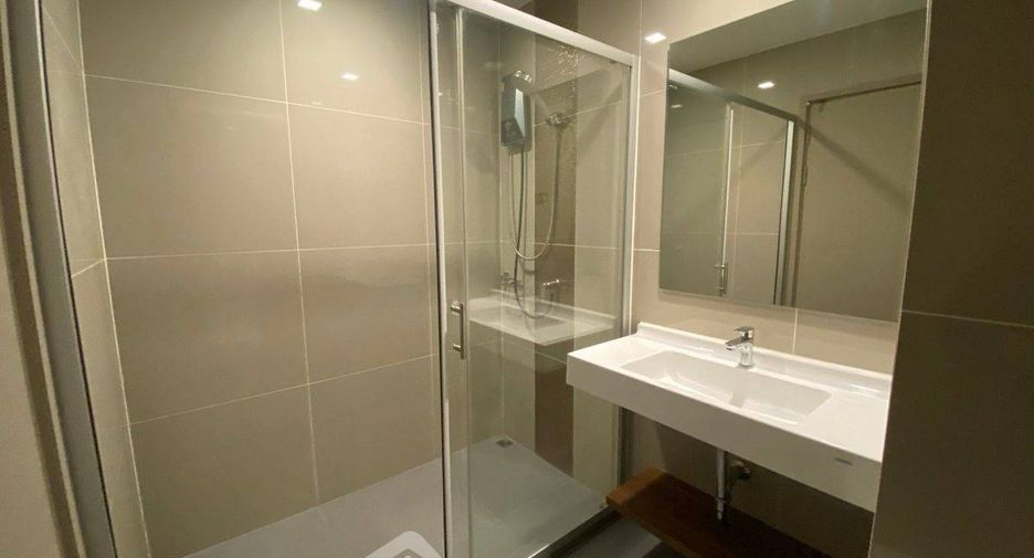 À louer 2 chambres condo à Huai Khwang, Bangkok