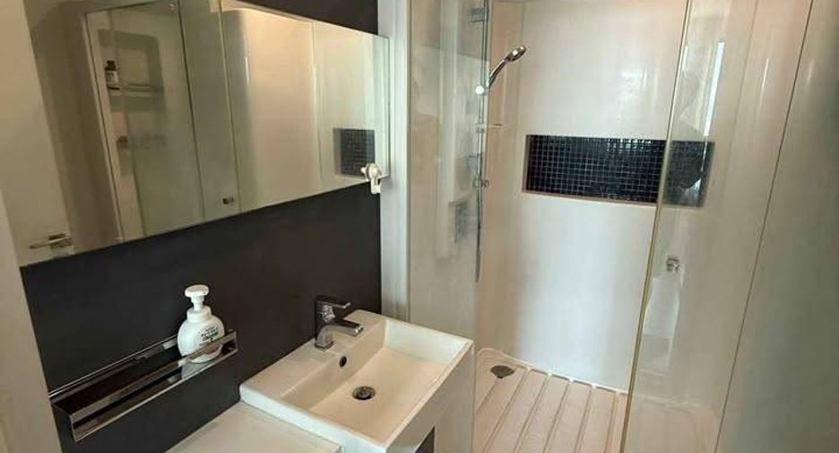 For rent 1 bed condo in Phra Khanong, Bangkok