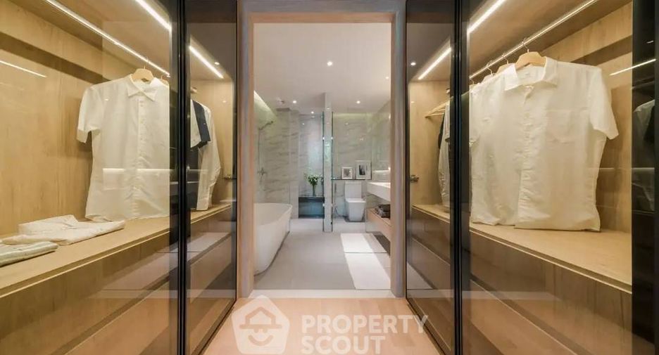 For rent 2 bedrooms condo in Watthana, Bangkok