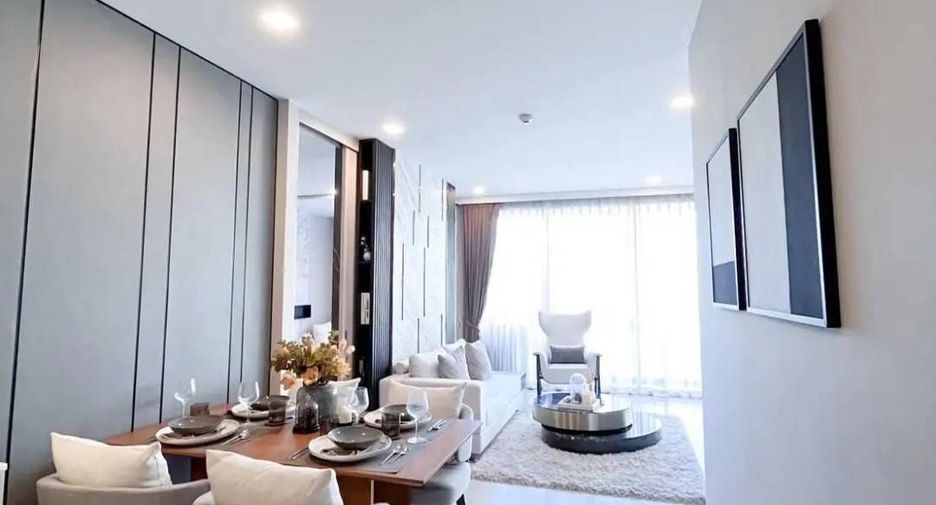 For rent 2 bedrooms condo in Watthana, Bangkok