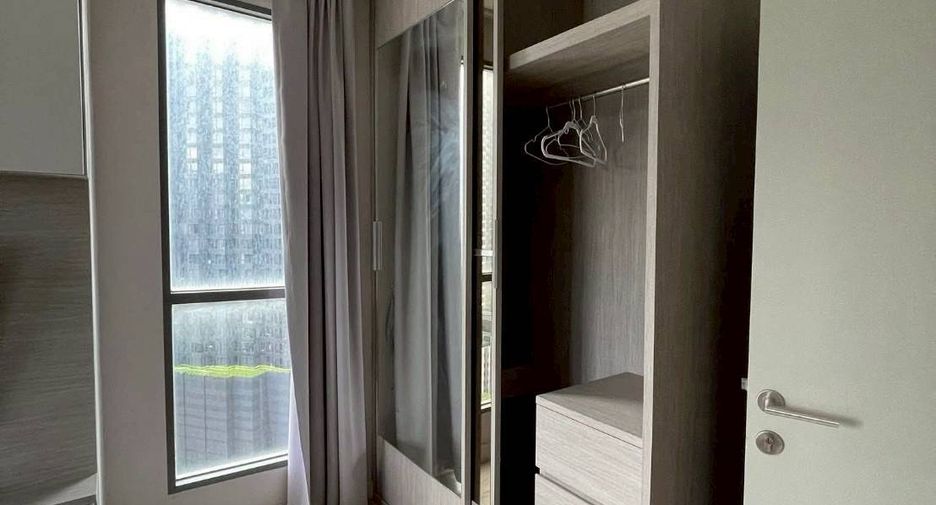 À louer 2 chambres condo à Huai Khwang, Bangkok