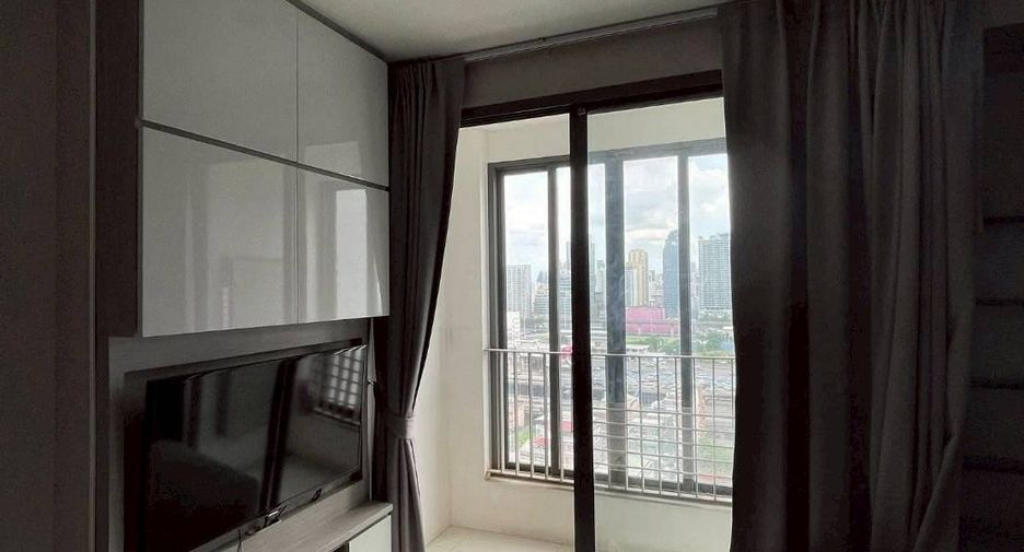 À louer 2 chambres condo à Huai Khwang, Bangkok