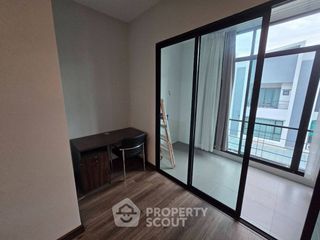For rent 3 bedrooms townhouse in Phra Khanong, Bangkok