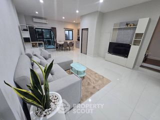 For rent 3 bedrooms townhouse in Phra Khanong, Bangkok