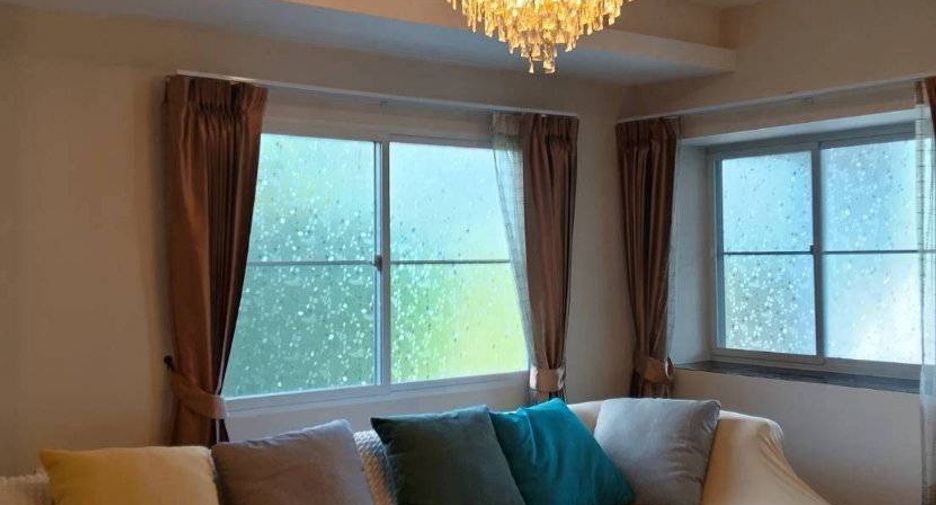 For rent 3 bedrooms townhouse in Prawet, Bangkok
