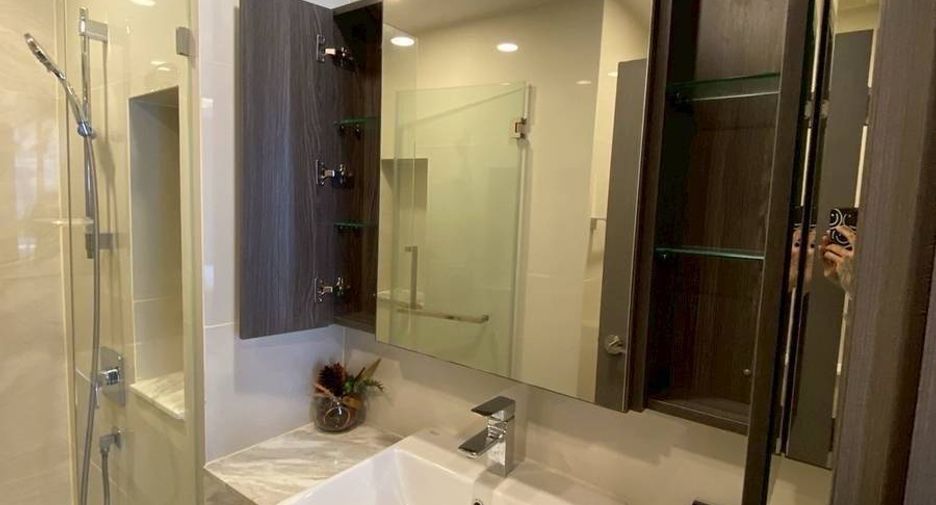 Condo en alquiler de 2 habitaciones en Bang Na, Bangkok