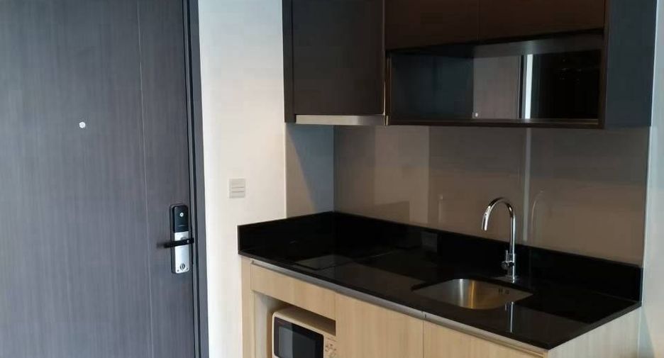 For rent 1 bed condo in Khlong Toei, Bangkok