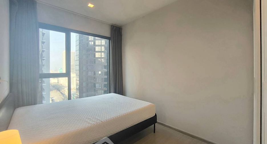 Condo en alquiler de 2 habitaciones en Huai Khwang, Bangkok