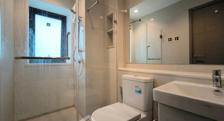 Condo en alquiler de 2 habitaciones en Huai Khwang, Bangkok