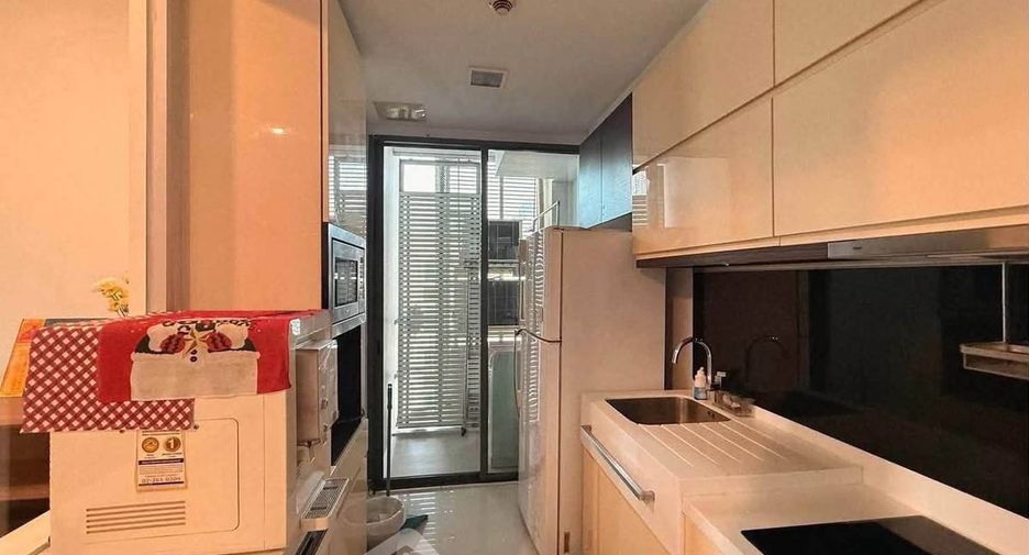 For rent 2 bedrooms condo in Phra Khanong, Bangkok
