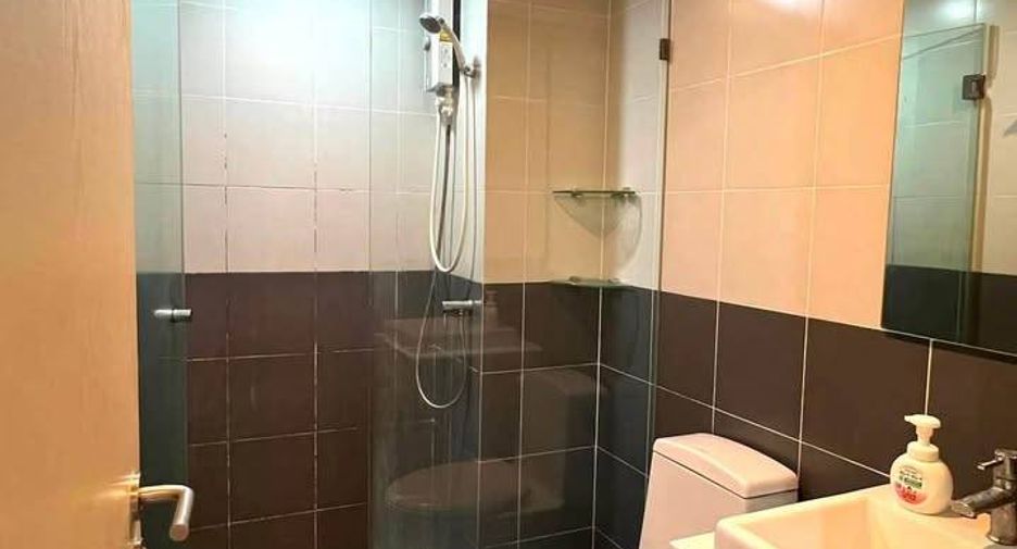 For rent 2 bedrooms condo in Bangkok Noi, Bangkok