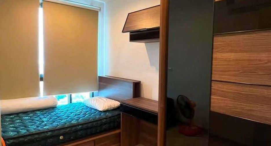 For rent 2 bedrooms condo in Bangkok Noi, Bangkok