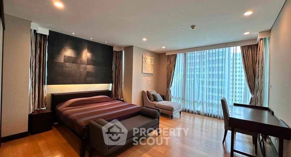 À louer 3 chambres condo à Pathum Wan, Bangkok
