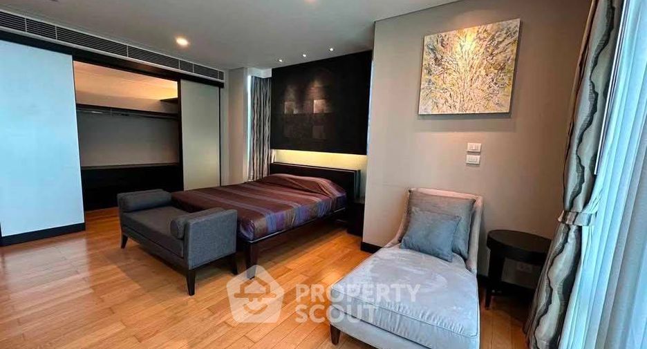 À louer 3 chambres condo à Pathum Wan, Bangkok
