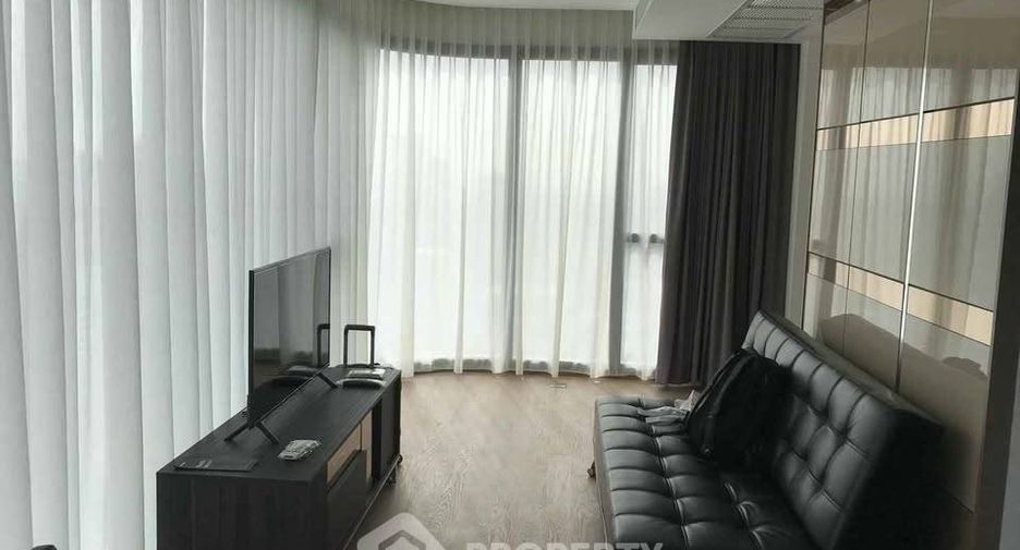 For rent 2 bedrooms condo in Bang Rak, Bangkok