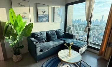 For rent 2 bedrooms condo in Huai Khwang, Bangkok