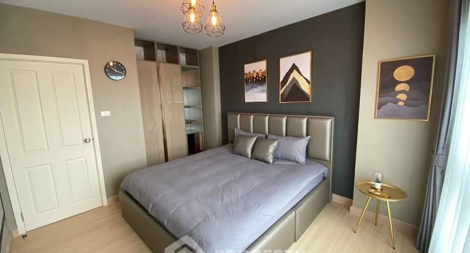 For rent 2 bedrooms condo in Huai Khwang, Bangkok