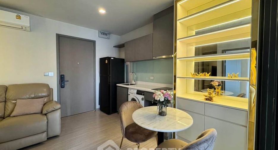 For rent 2 ベッドルーム condo in Huai Khwang, Bangkok