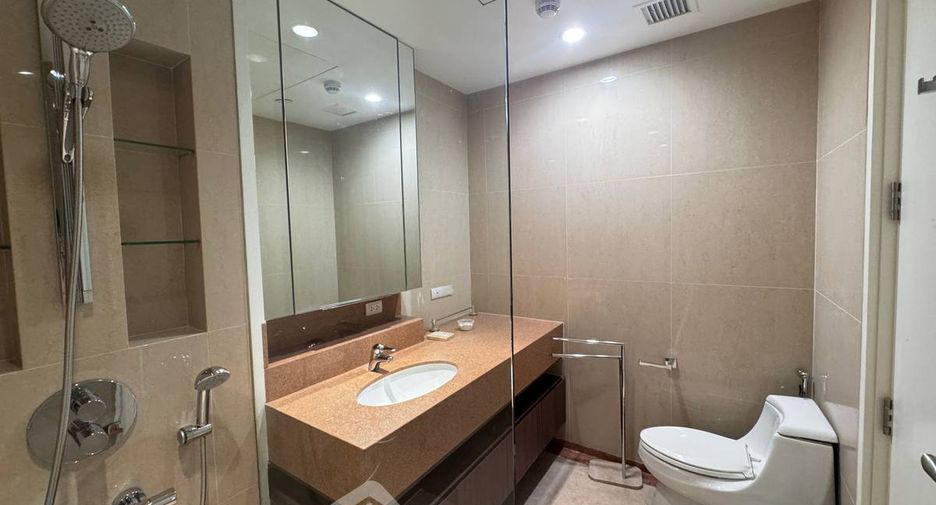 Condo en alquiler de 3 habitaciones en Pathum Wan, Bangkok