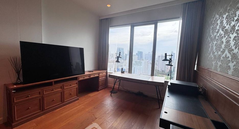 Condo en alquiler de 3 habitaciones en Pathum Wan, Bangkok
