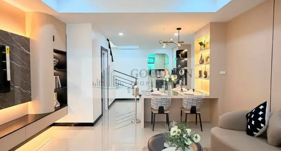 À vendre 3 chambres maison de ville à Jomtien, Pattaya