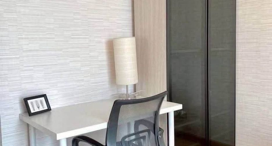 For rent 2 bedrooms condo in Yan Nawa, Bangkok