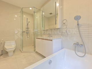 Wohnung zum Kauf mit 2 Zimmer in Pathum Wan, Bangkok