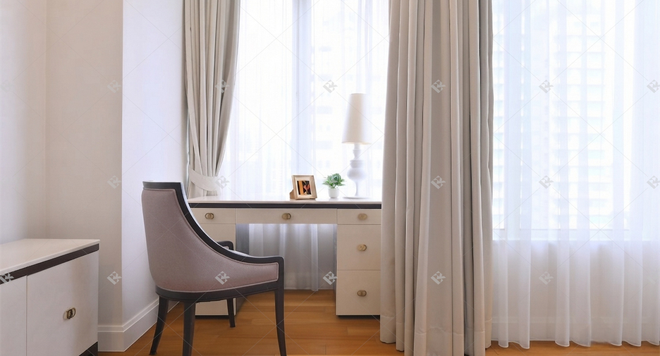 For rent 2 bedrooms condo in Pathum Wan, Bangkok