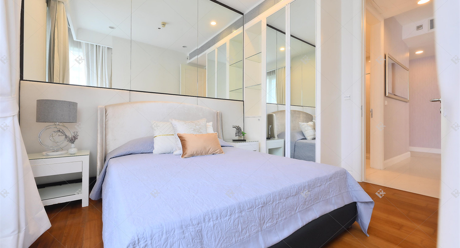 For rent 2 bedrooms condo in Pathum Wan, Bangkok