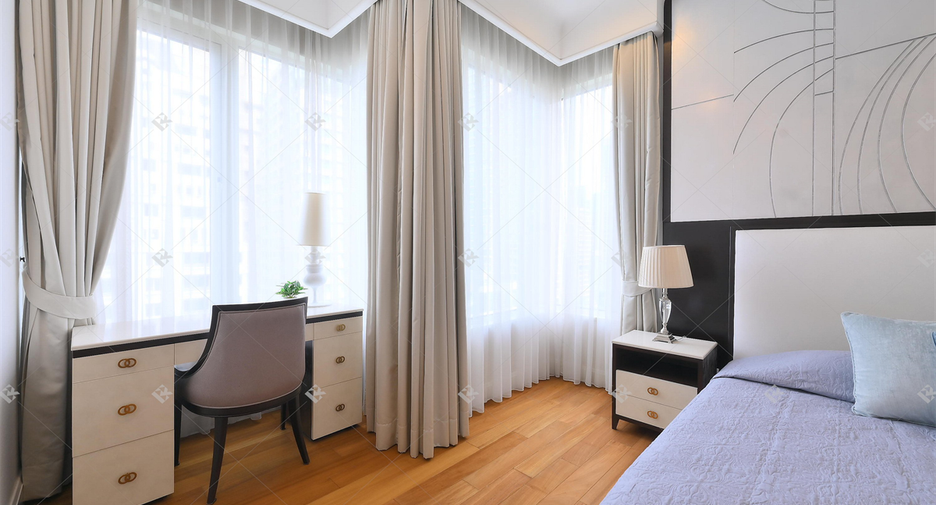 For rent 2 bedrooms condo in Pathum Wan, Bangkok