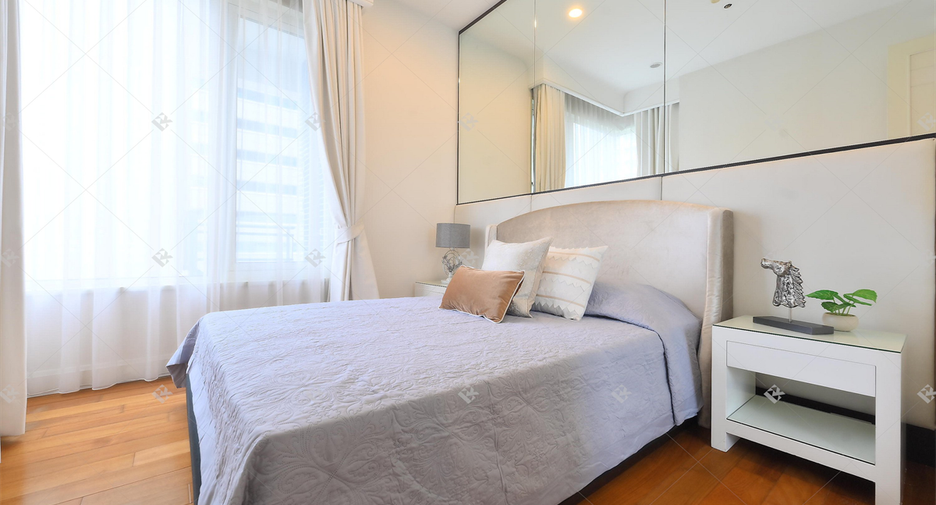 For rent 2 bedrooms condo in Pathum Wan, Bangkok