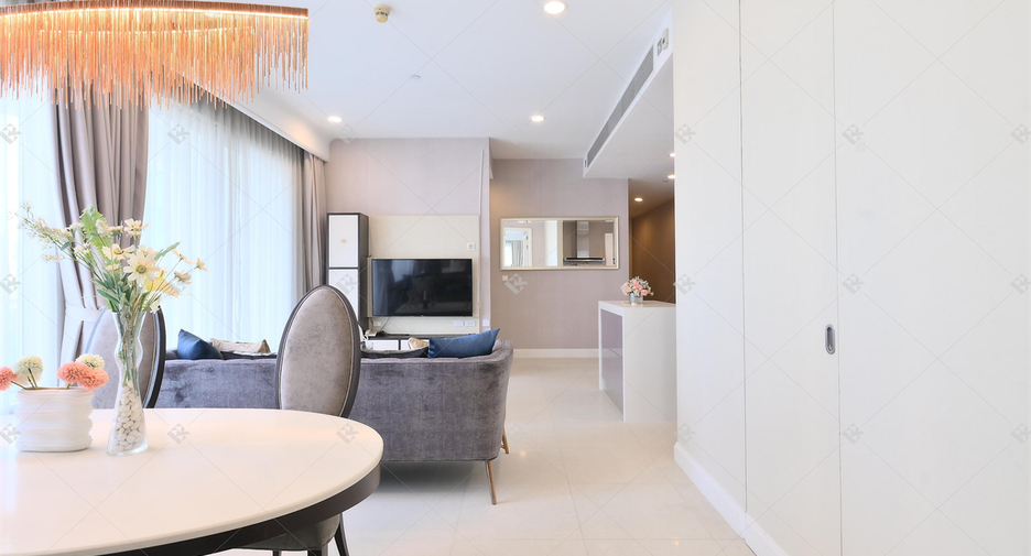 For rent 2 bedrooms condo in Pathum Wan, Bangkok