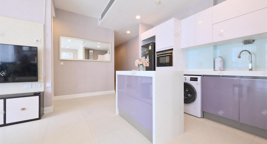 For rent 2 bedrooms condo in Pathum Wan, Bangkok