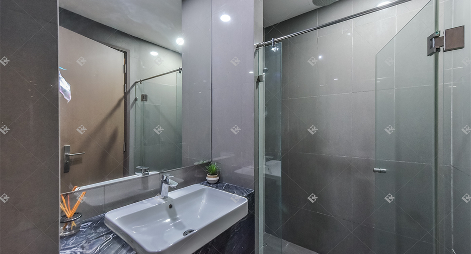 For sale 2 bedrooms condo in Bang Rak, Bangkok