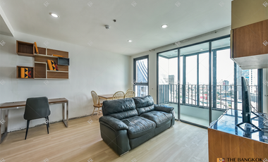 For rent 2 bedrooms condo in Bang Rak, Bangkok