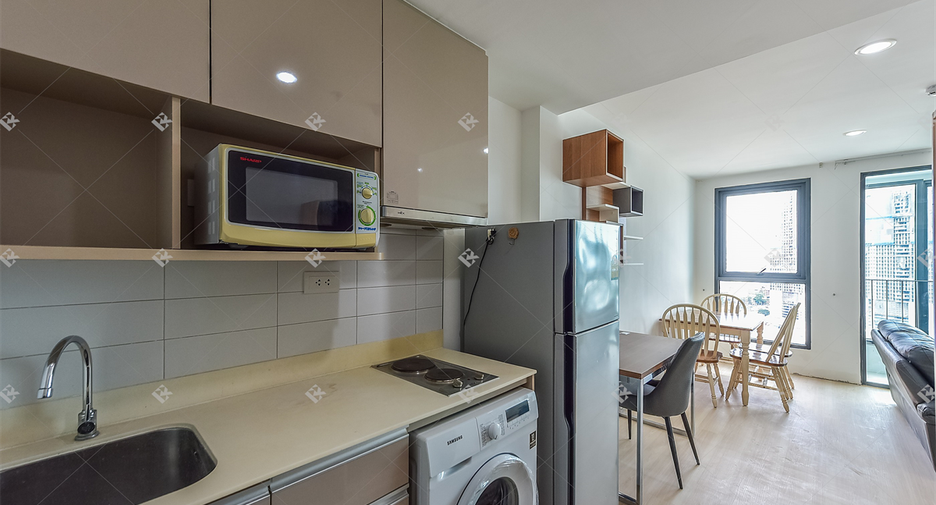 For rent 2 bedrooms condo in Bang Rak, Bangkok